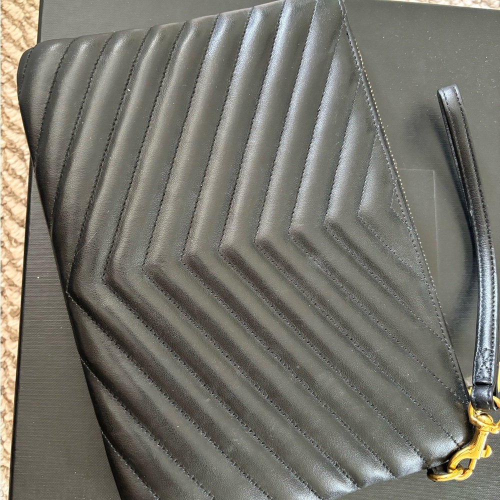 CASSANDRE MATELASSÉ TABLET POUCH IN LEATHER - Picture 6 of 6